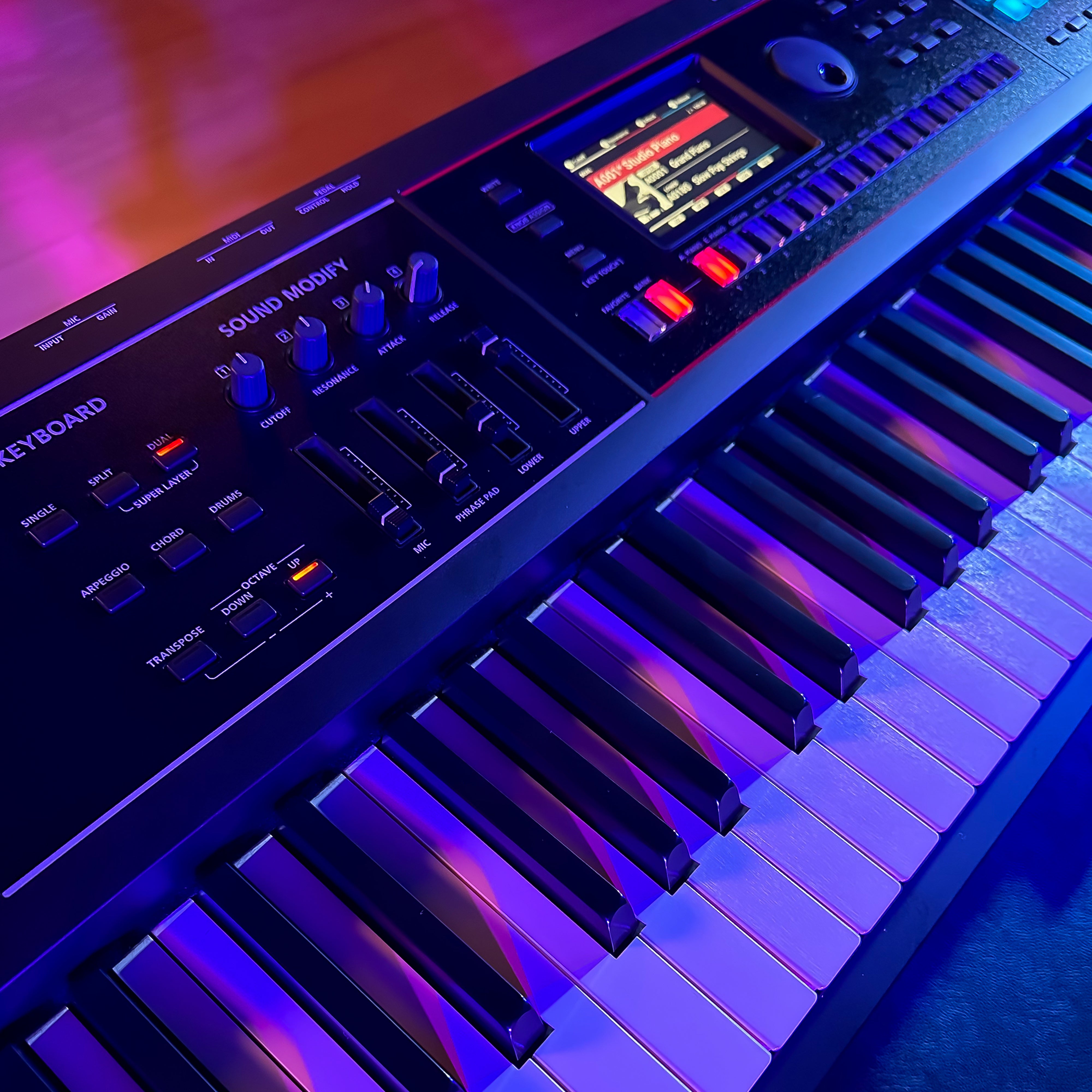 Roland Juno-D8 88-Key Synthesizer – Kraft Music