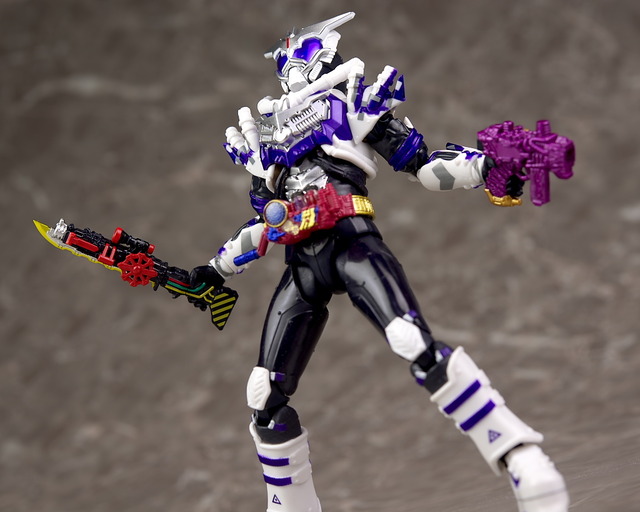 S.H.フィギュアーツ 仮面ライダーマッドローグ レビュー : はっちゃか