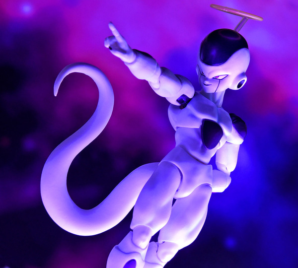 4月27日(金)発売 「S.H.Figuarts フリーザ 最終形態-復活-」製品版