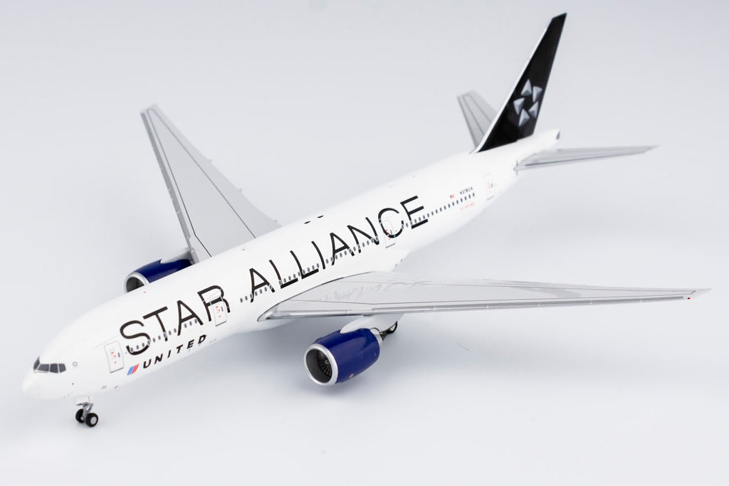 United Boeing 777-200ER N218UA Star Alliance With Blue Engines NG
