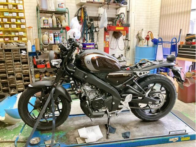 ヤマハ/XSR125 ローダウンシート取り付け ウインドシールド取り付け