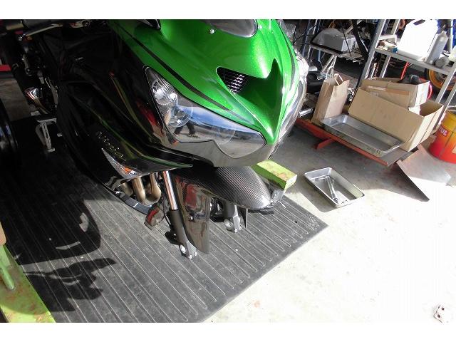 Ninja ZX14R にマルケジーニのホイールを組みました。 いわき市