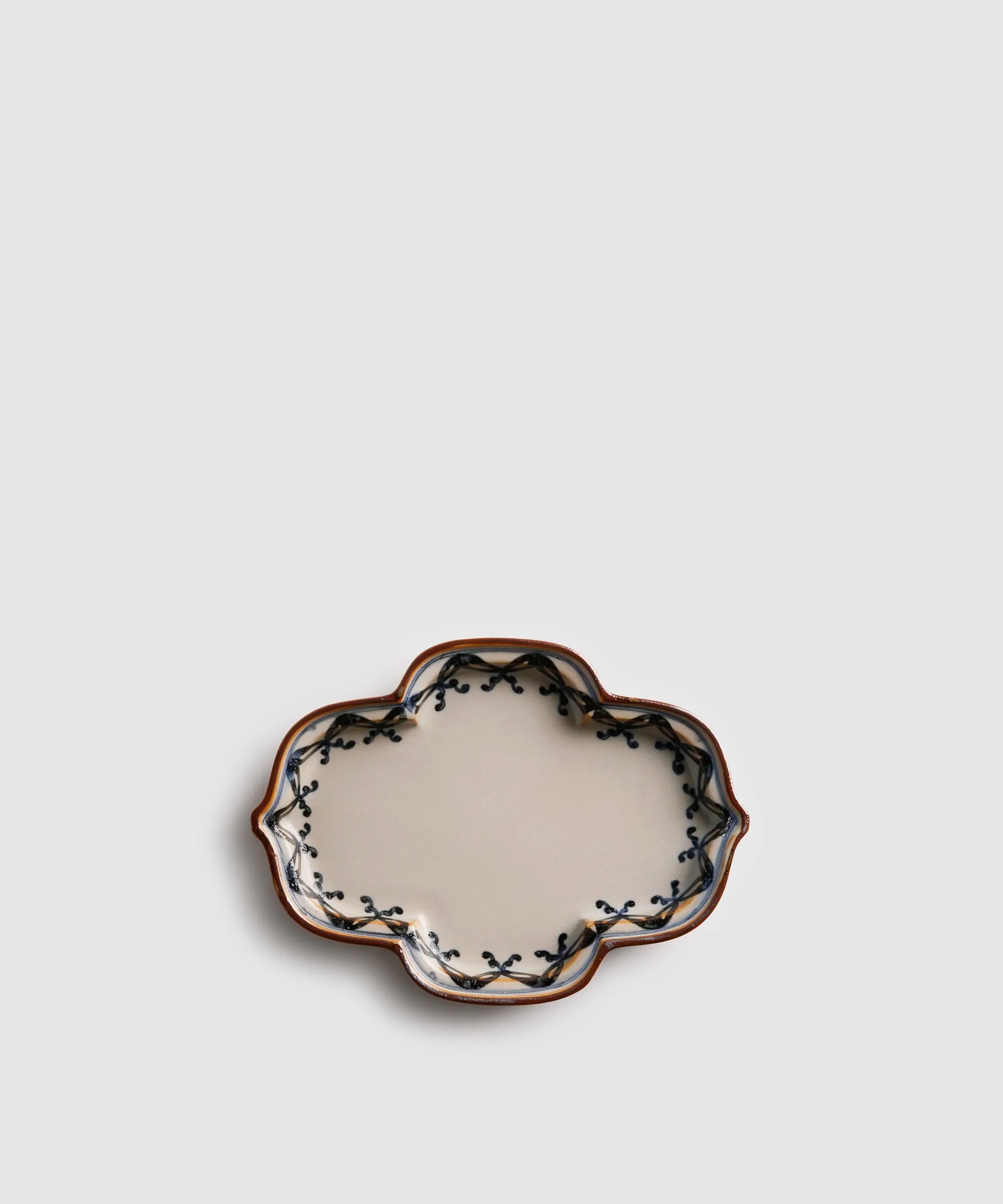 古染連七宝 - 木甲型銘々皿 | 有田焼(ありたやき)の専門通販 Realita