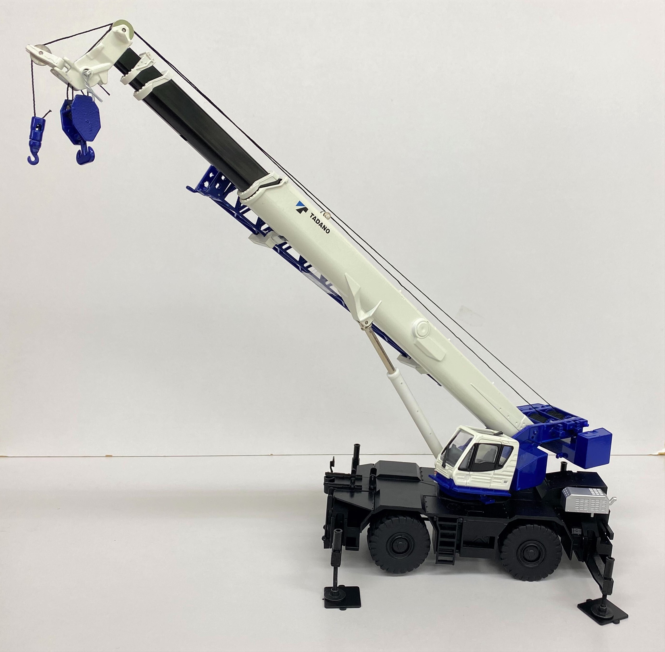 新商品販売のお知らせ【TADANO GR-1000XLL-4/EX-4 ROUGH TERRAIN CRANE