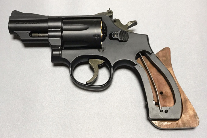 謎の木製グリップ（S&W Kフレームラウンドバット用）を入手。 – RIKSGUNS