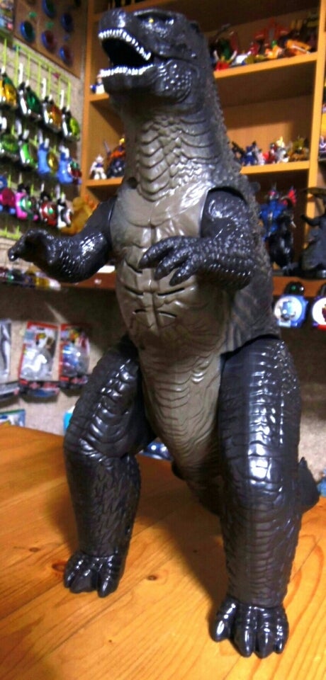 買い時は今！？ド迫力咆哮！DXゴジラ2014 レビュー | タックルマンの