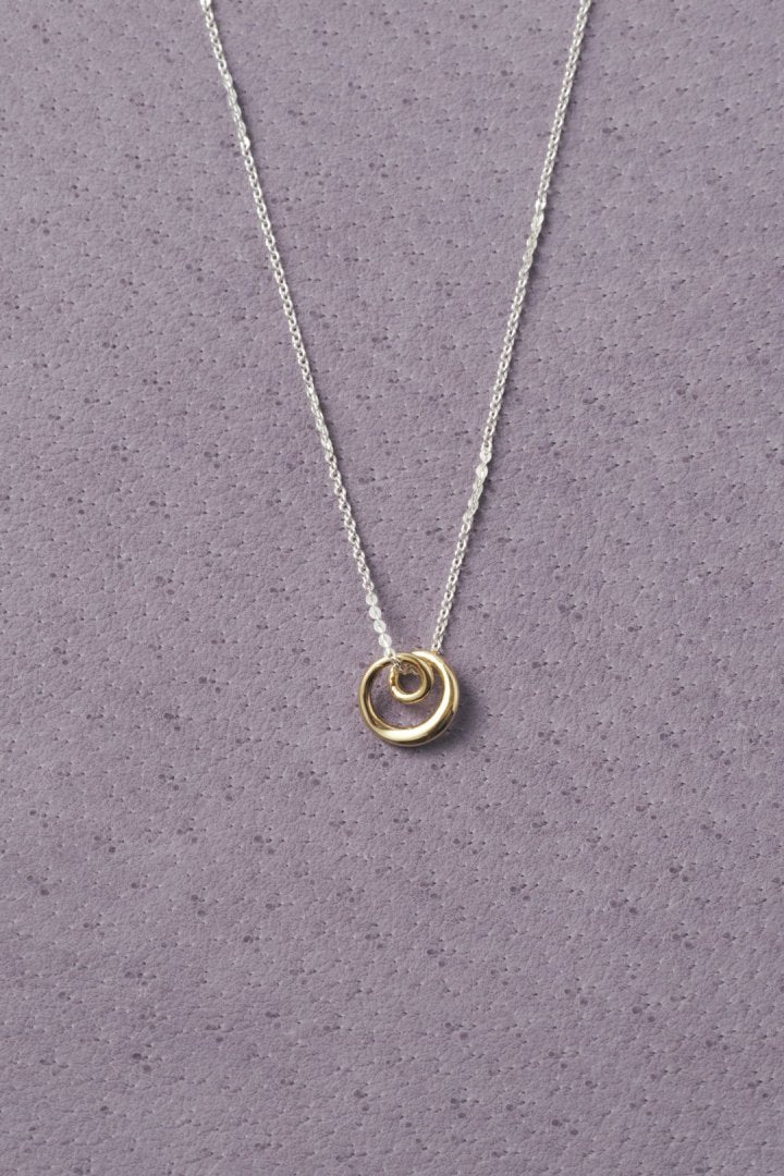 マイクロ チャーム スパイラル ネックレス – GOLDY Onlinestore
