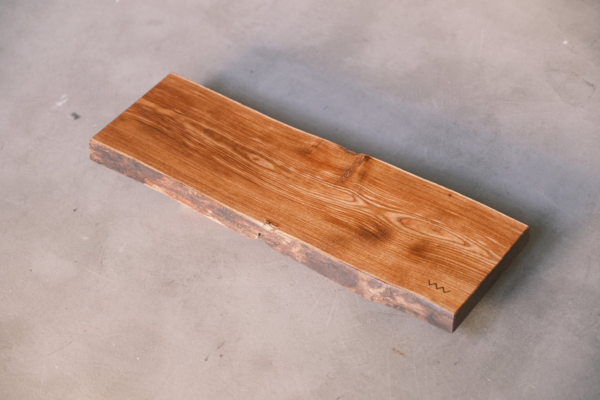 槐(エンジュ) 一枚板プレート | 465×120-135×25 mm – 一枚板テーブル