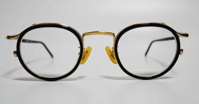 強度近視で老眼も進むフリーランスデザイナーが、金子眼鏡店でメガネを