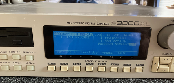 Akai S3000XL Rack Sampler – SamplerZone.com