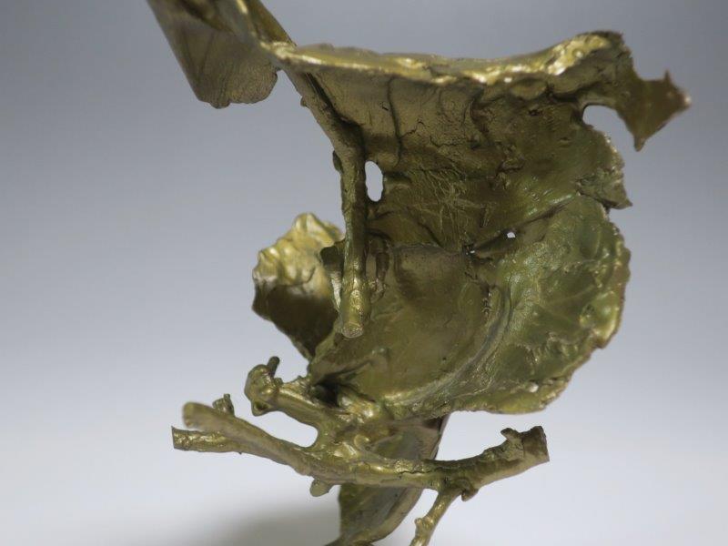 仙遊洞 向井良吉 ブロンズ「蝶」