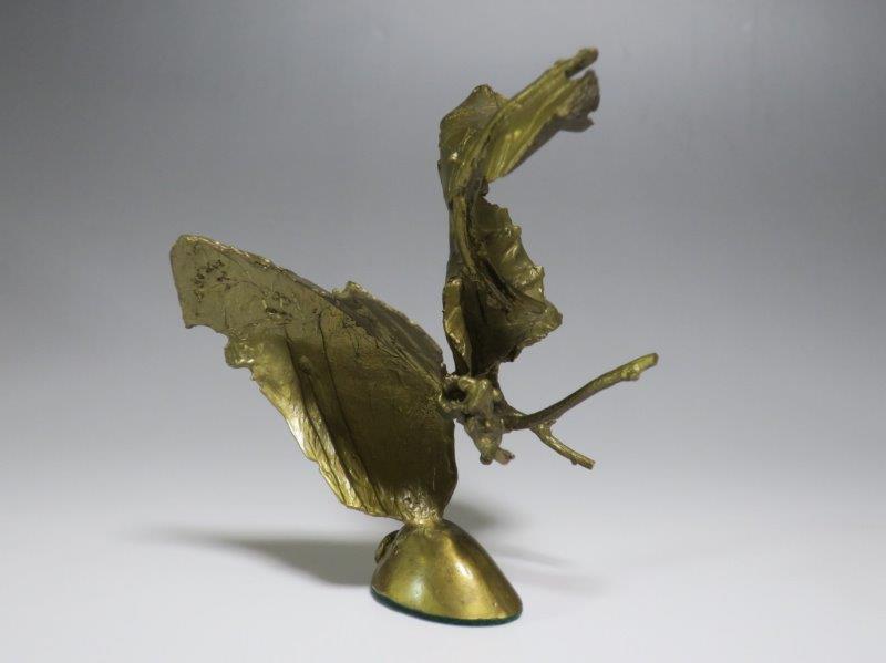 仙遊洞 向井良吉 ブロンズ「蝶」