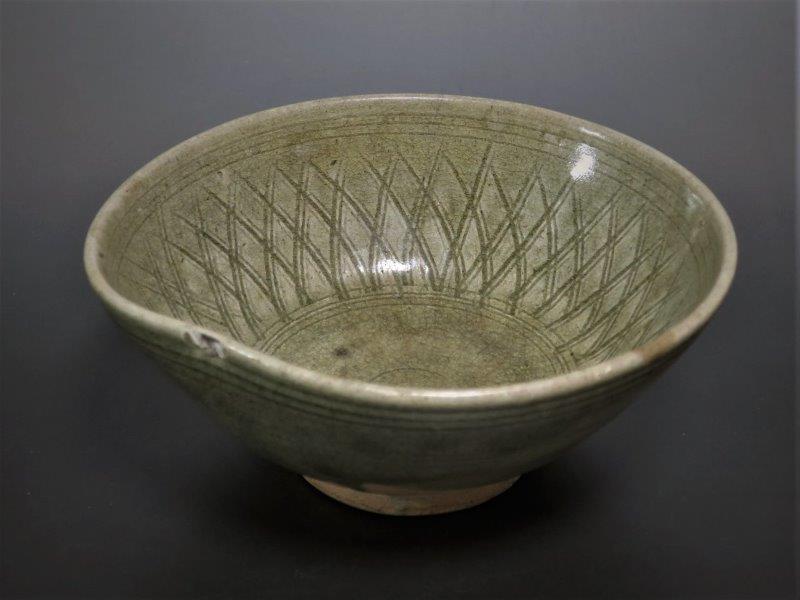 仙遊洞 スンコロク 青磁 陰刻幾何学紋鉢