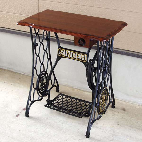 No.999 オーダーメイド 足踏みミシンの鉄脚テーブル：アンティーク