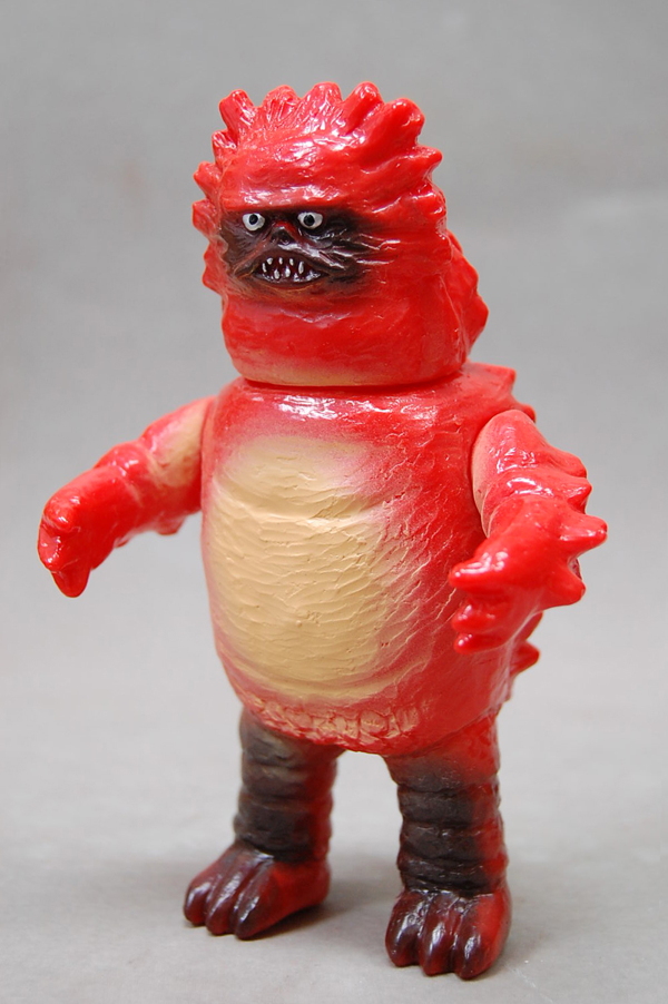 サンガッツ本舗の［円谷怪獣総進撃］新作「レッドマン」と「ガラモン