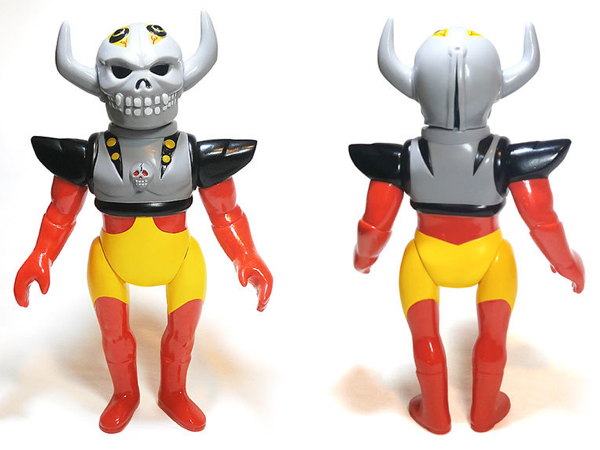 エレガブが最新作「ドクロ太郎イカリ」のスタンダードサイズだ