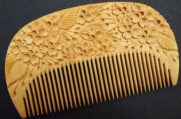 彫の花櫛（つげ櫛） 桜｜つげ櫛（柘植櫛・黄楊櫛 国産さつまつげ製つげ櫛）