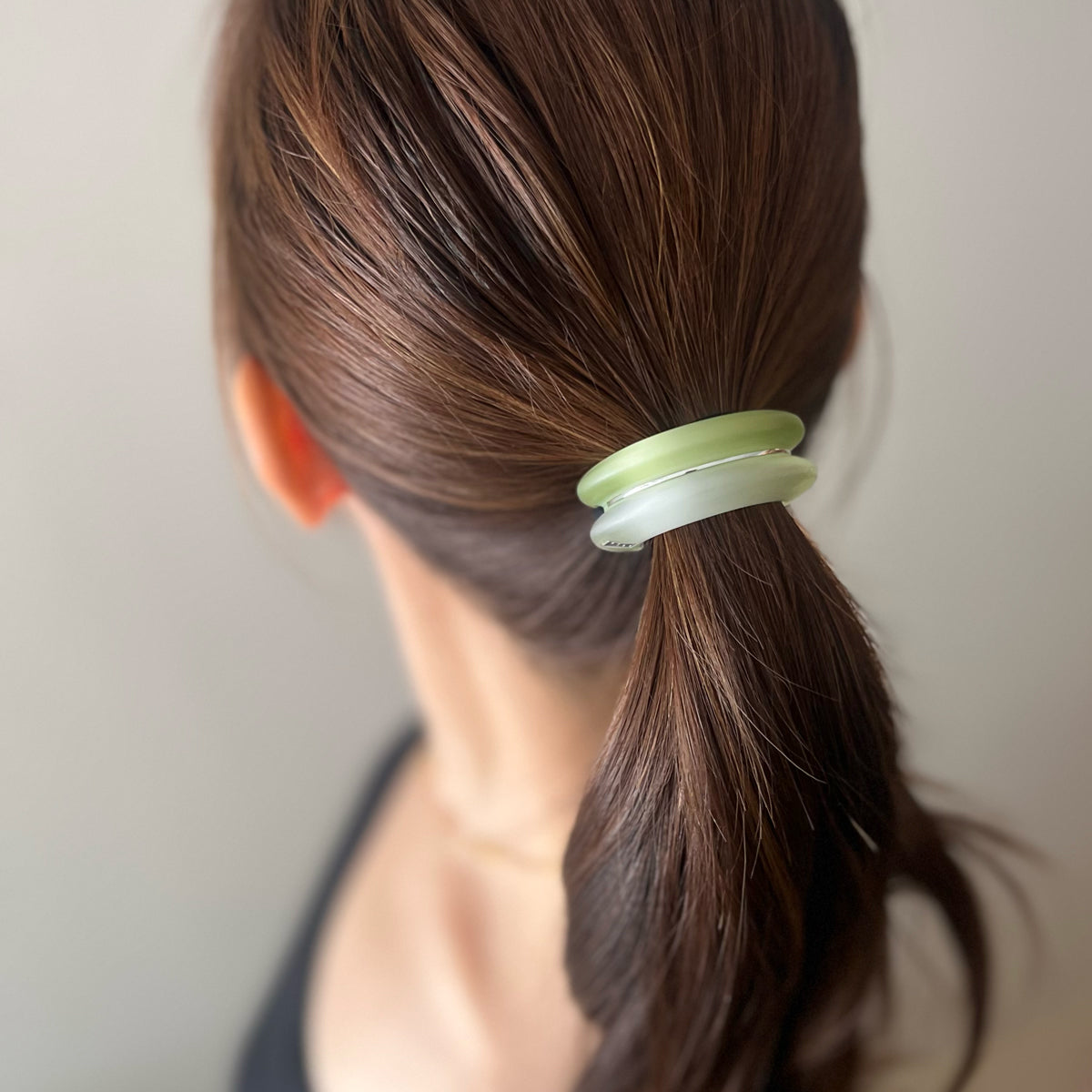 バイカラー ルーサイト ドームポニー カフ | THE HAIR BAR TOKYO