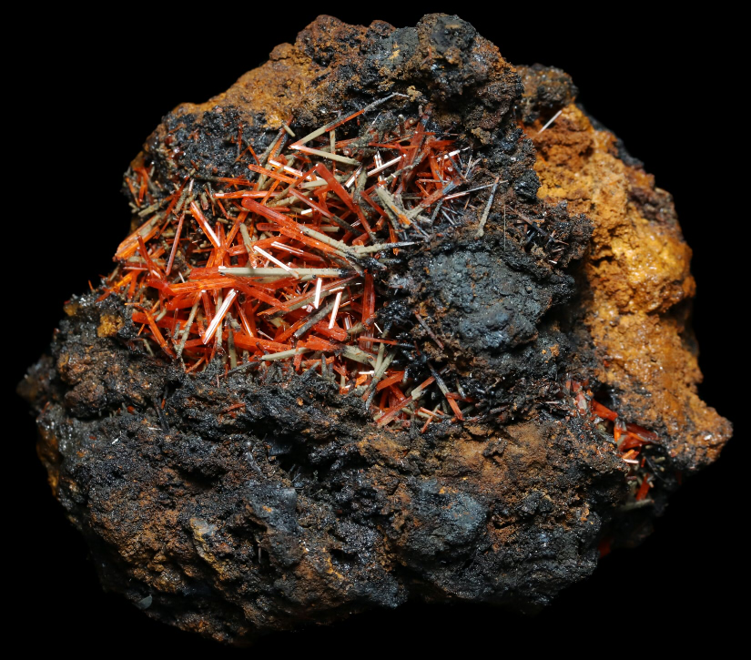 □ Crocoite ／ 紅鉛鉱・クロコアイト