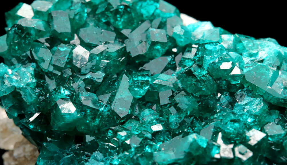 □ Dioptase ／ 翠銅鉱・ダイオプテーズ