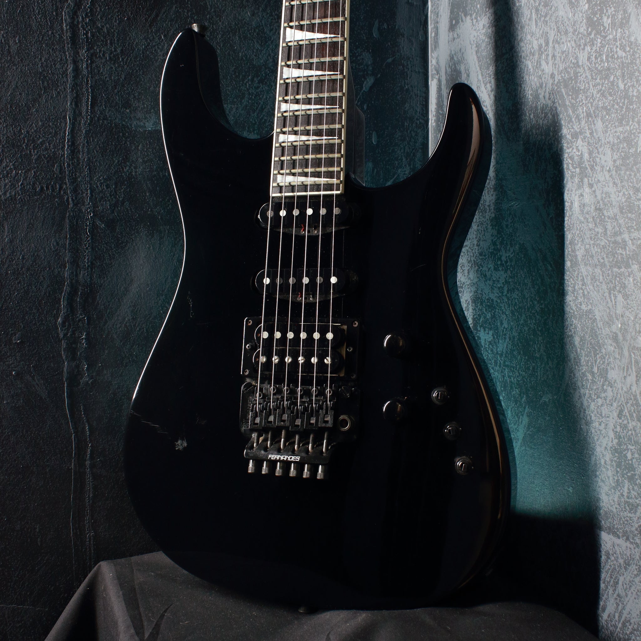 Fernandes Limited Edition STJ-75 Black 1988 – Topshelf Instruments