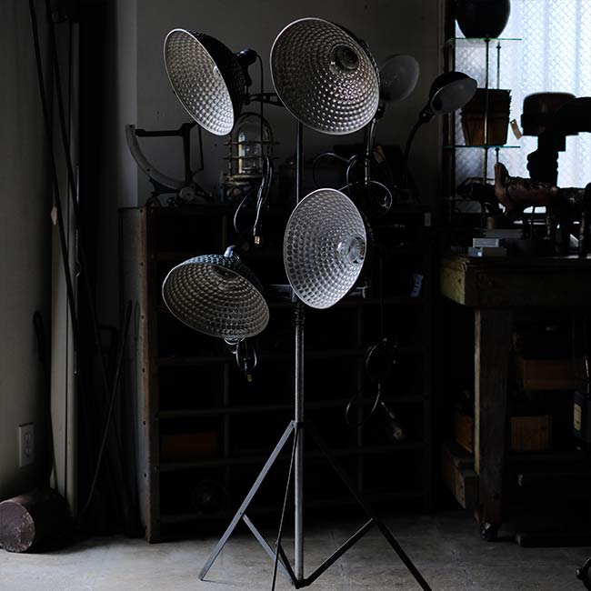 四連のスポットライト – zakka store towi