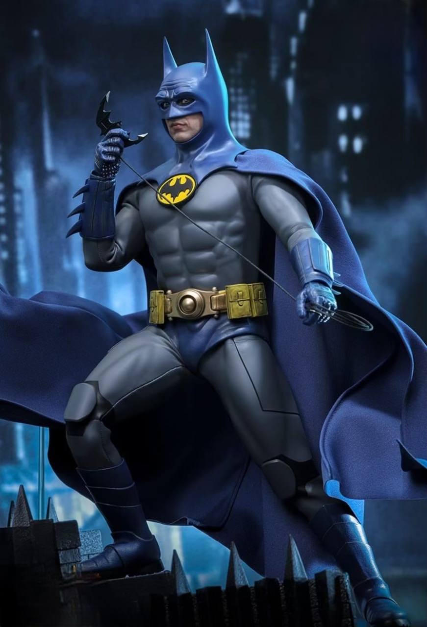 READY🔥Hot Toys MMS834 The Flash Batman (Blue & Grey Suit) [Hot