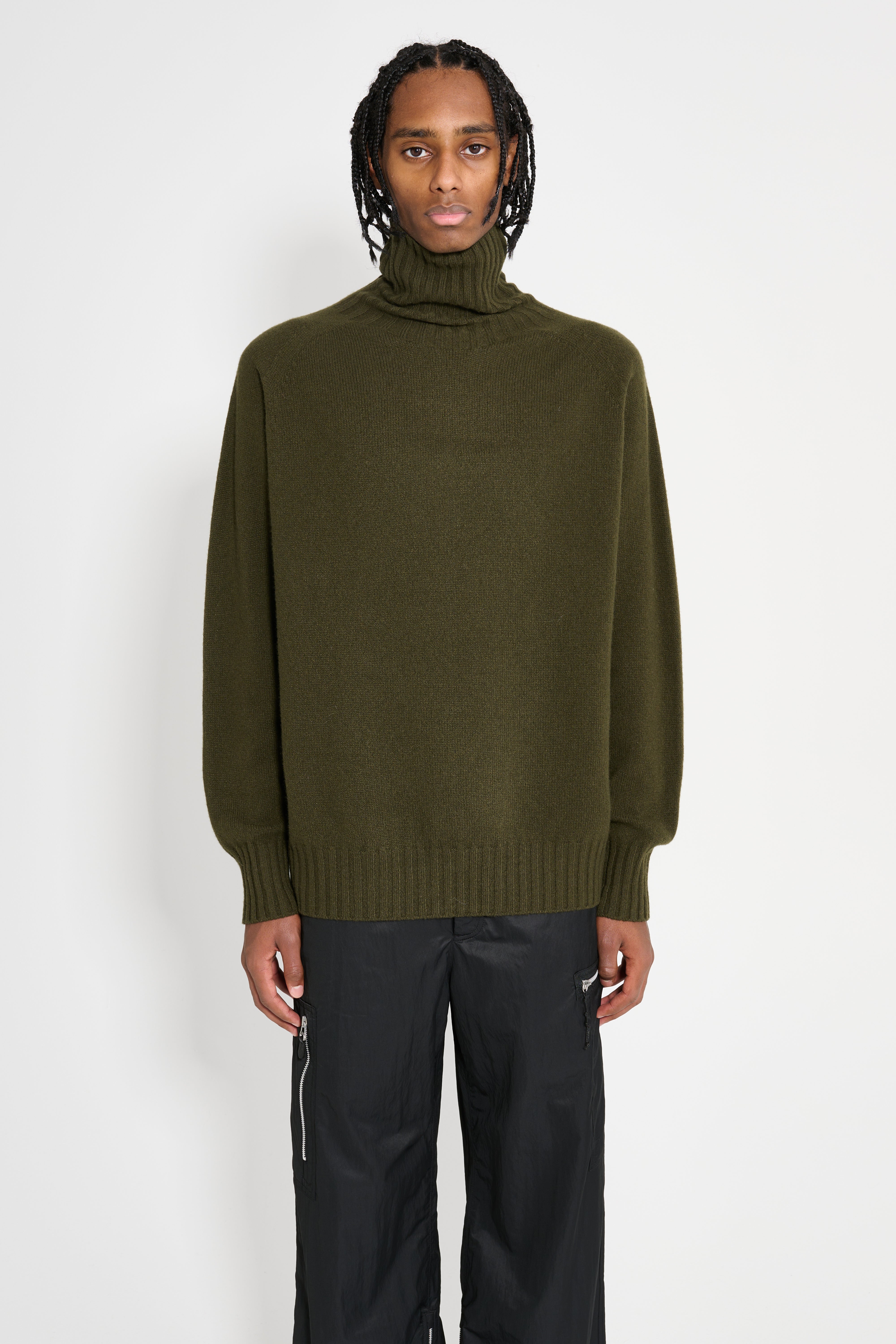Margaret Howell Wide Roll Neck Cashmere Kelp – Très Bien