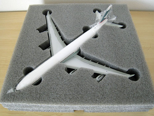 1/200 キャセイパシフィック航空公式モデル A340-300