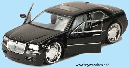 Jada Toys Dub City - Chrysler 300C (2005, 1:24, Asstd.) 90179FF