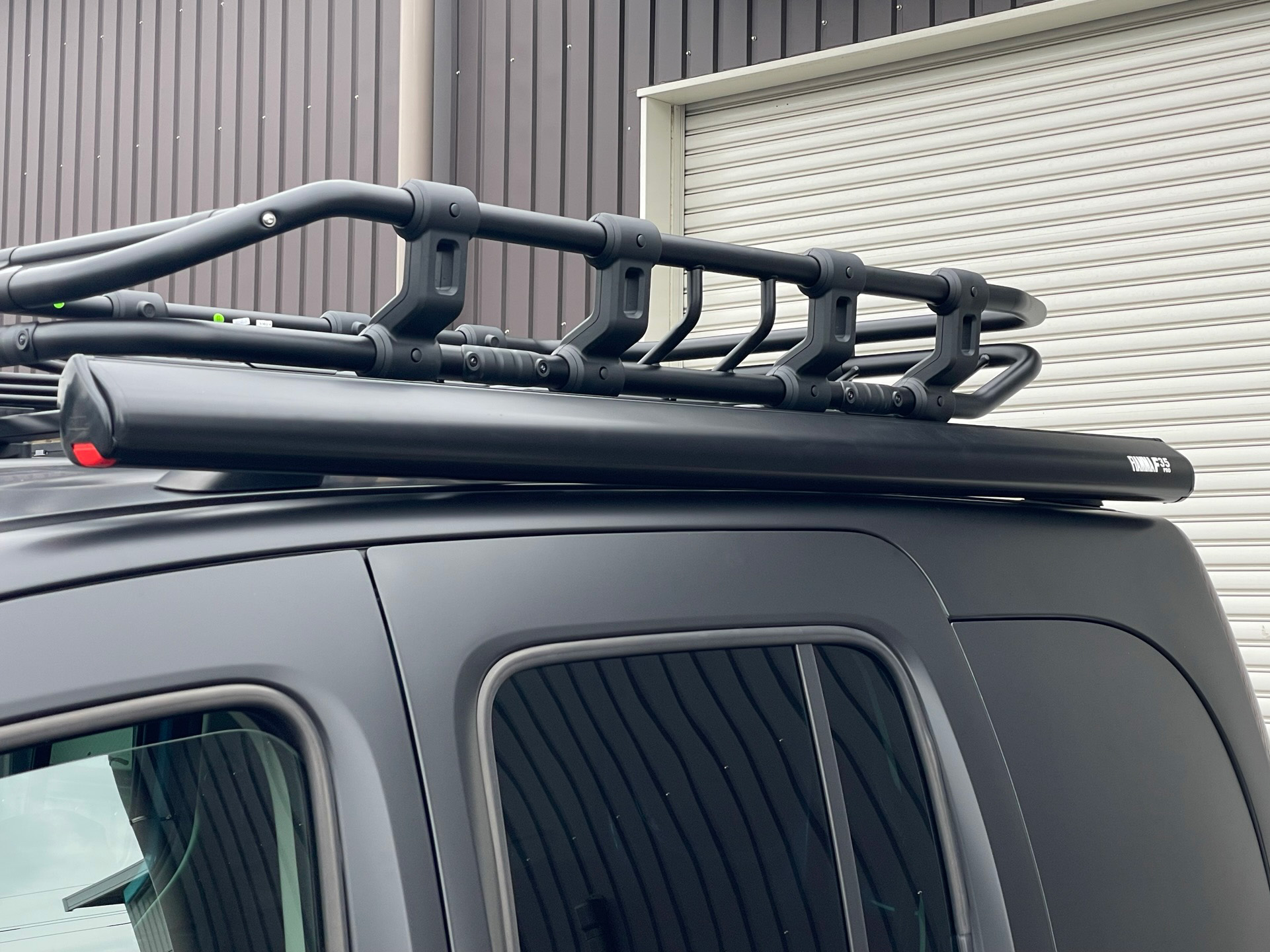 カングーサイドオーニング 再入荷のご案内 | News & Blog | ルノー