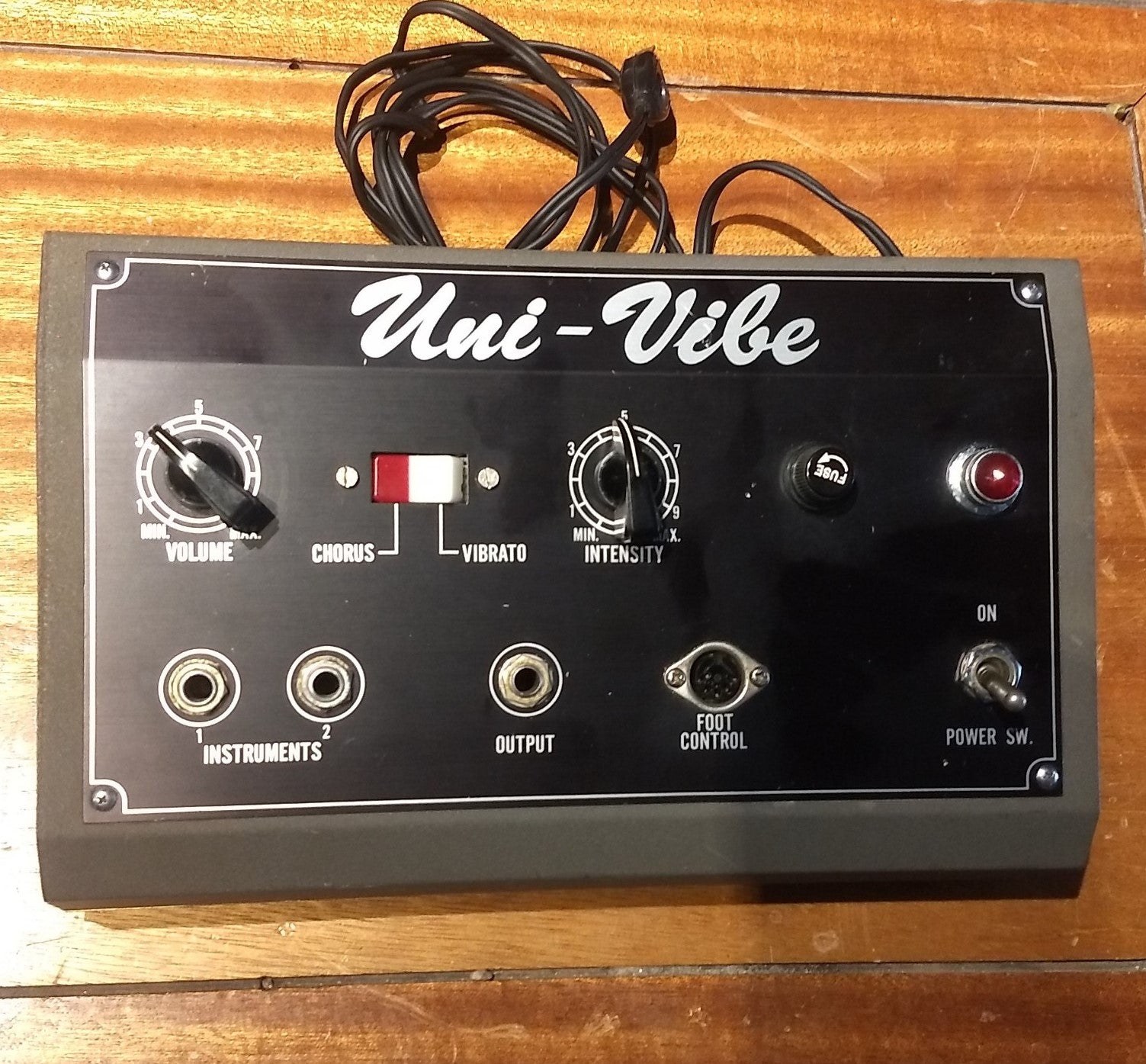 Shin-Ei Uni-Vibe (Univox) 1975 – Acoustic Music Shop