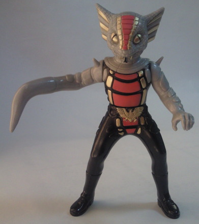 真水稔生の『ソフビ大好き！』 第108回「ヘビ年によせて」