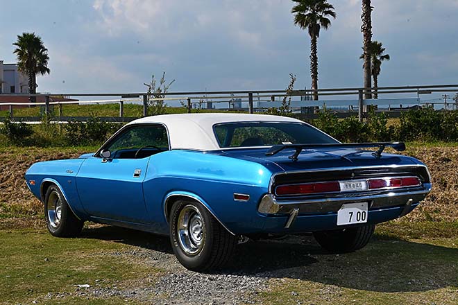 内外装がオールブルーのチャレンジャーに惚れた！【1970 DODGE