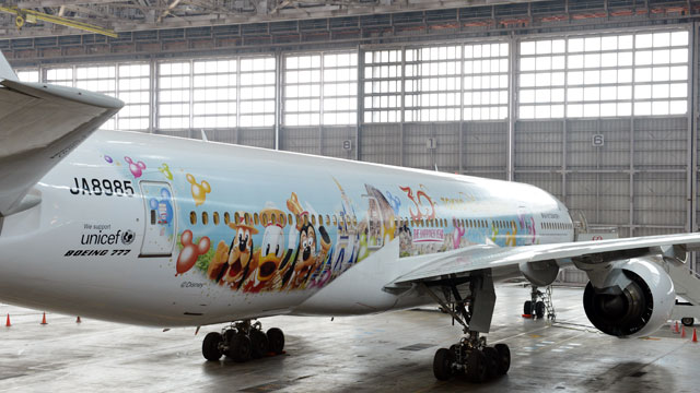 JAL、ディズニー特別塗装機「ハピネスエクスプレス」国内線就航 TDR30周年