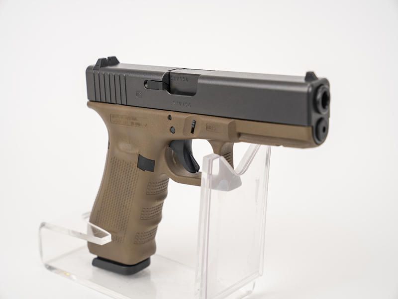 NEW Glock G17 Gen 4 Flat Dark Earth 3x 17rd Mags PG1750203D | 17+1