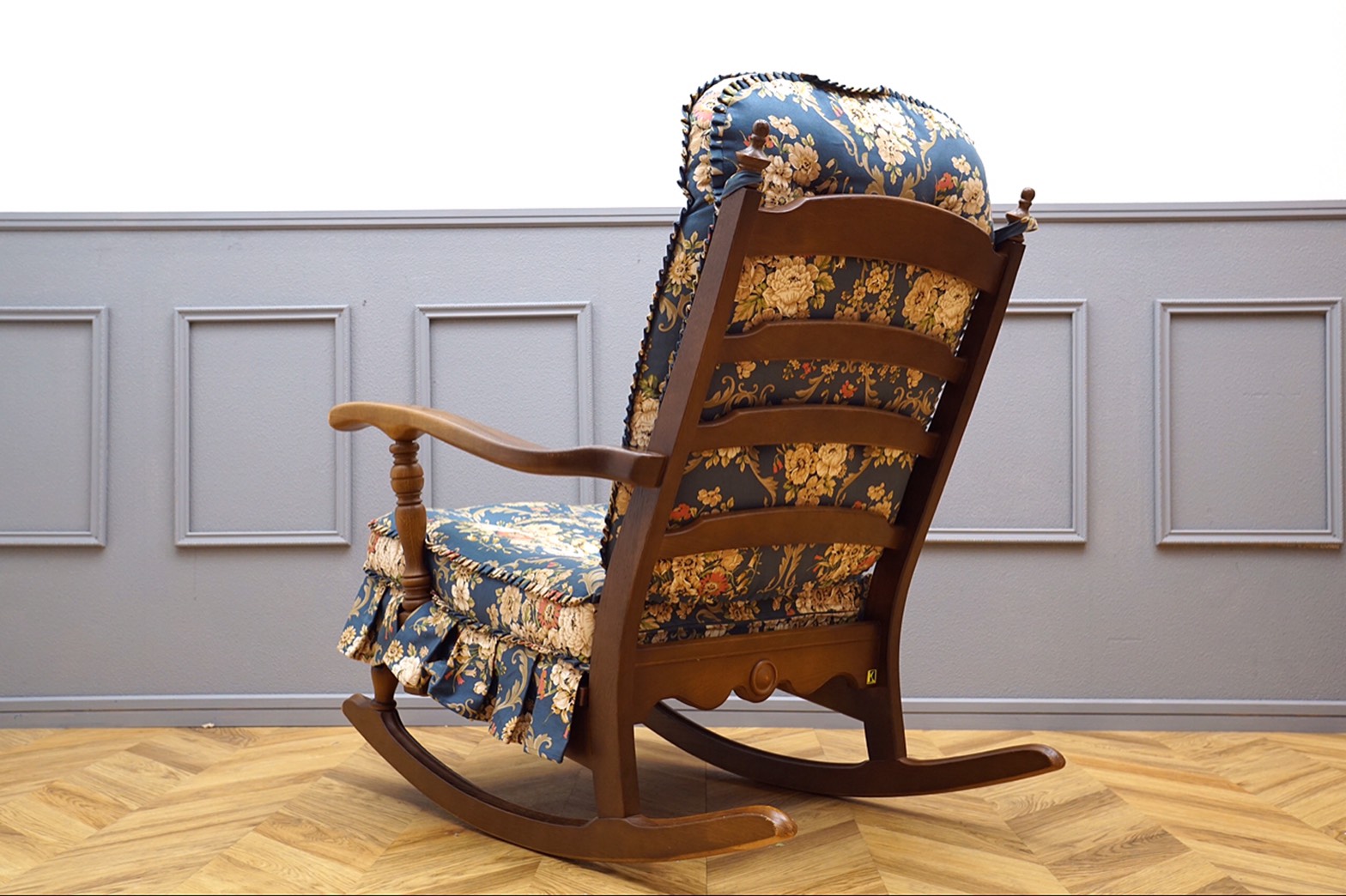 飛騨産業キツツキ 穂高シリーズ ナラ材ロッキングチェア | サークル