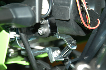 ZRX1200R DAEG フレームマウントカウルステー取り付け資料｜お知らせ