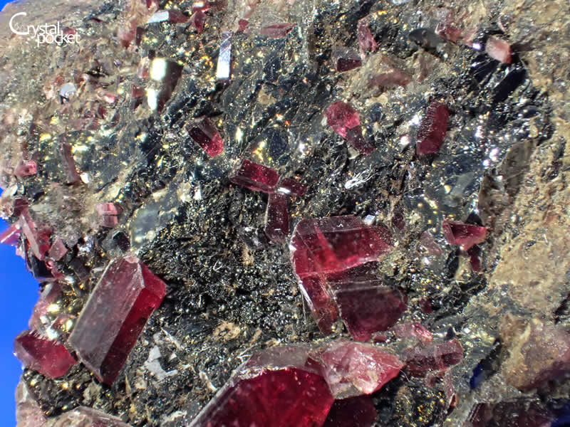 PYROXMANGITE パイロクスマンガン石 田口鉱山 - クリスタルポケット