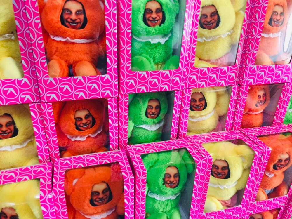 Aphex Twin ──エイフェックス・ツインのポップアップ・ショップが2