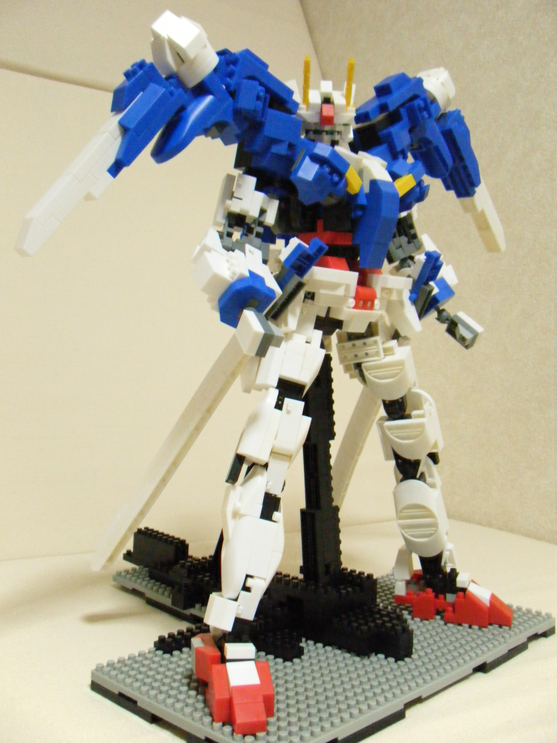 GN-0000 00 Gundam: Made By DIA Block [LEGO-style]. Full Size