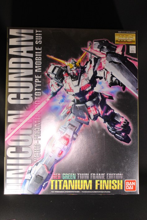 FULL DETAILED REVIEW] MG 1/100 UNICORN GUNDAM RED/GREEN TWIN FRAME