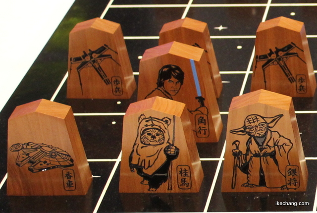 スター・ウォーズ将棋駒の展示が始まりました - 天童のニュース