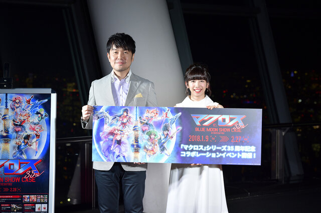 夜景をバックに歌姫が歌い可変戦闘機が舞う！ランカとシェリルの新曲も