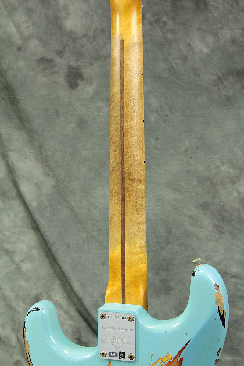 テレキャスターネックとストラトの奇跡の融合！？2016年限定モデル入荷