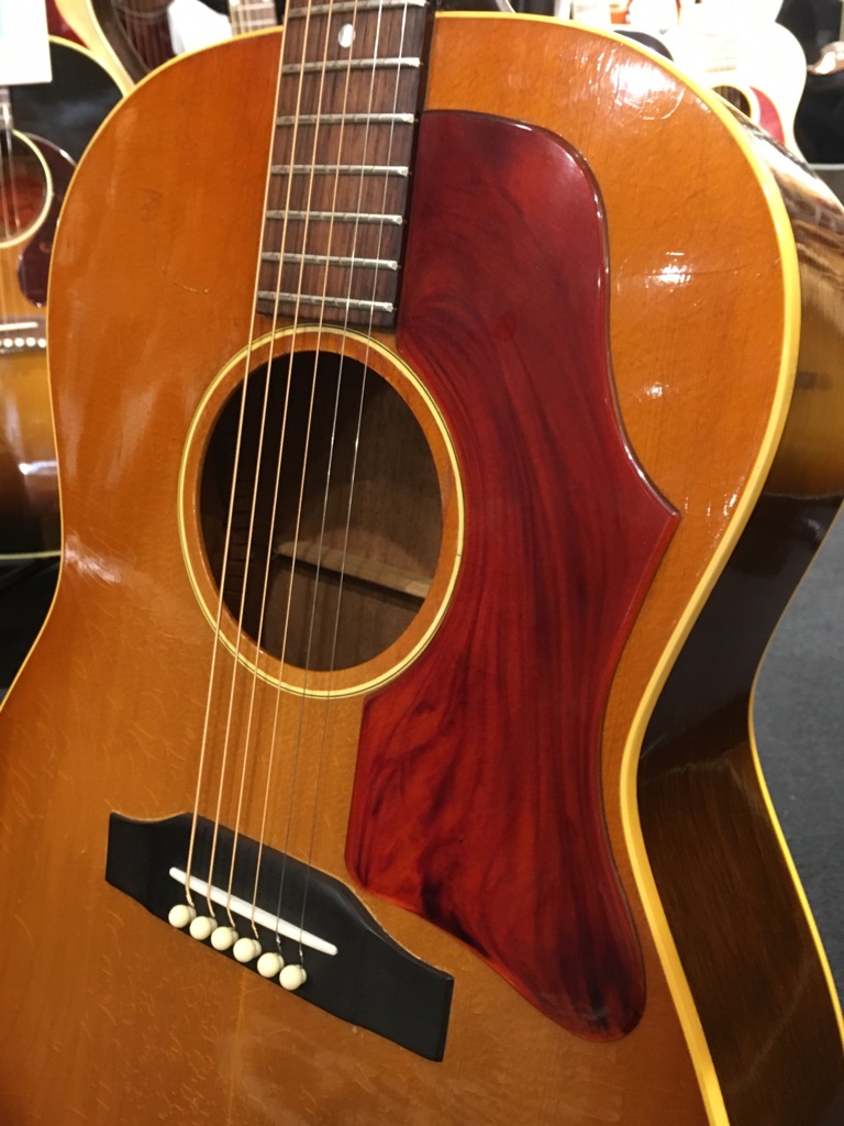見事な箱鳴りが魅力の1966年製Gibson LG-1が入荷！ | イシバシ楽器