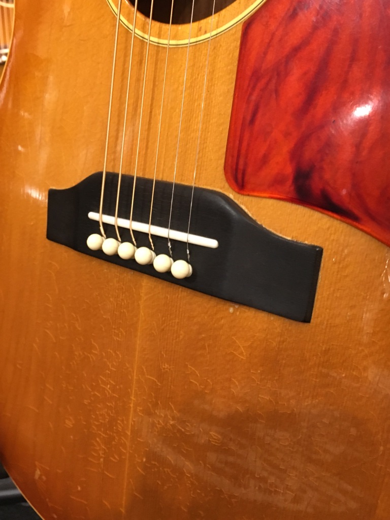 見事な箱鳴りが魅力の1966年製Gibson LG-1が入荷！ | イシバシ楽器