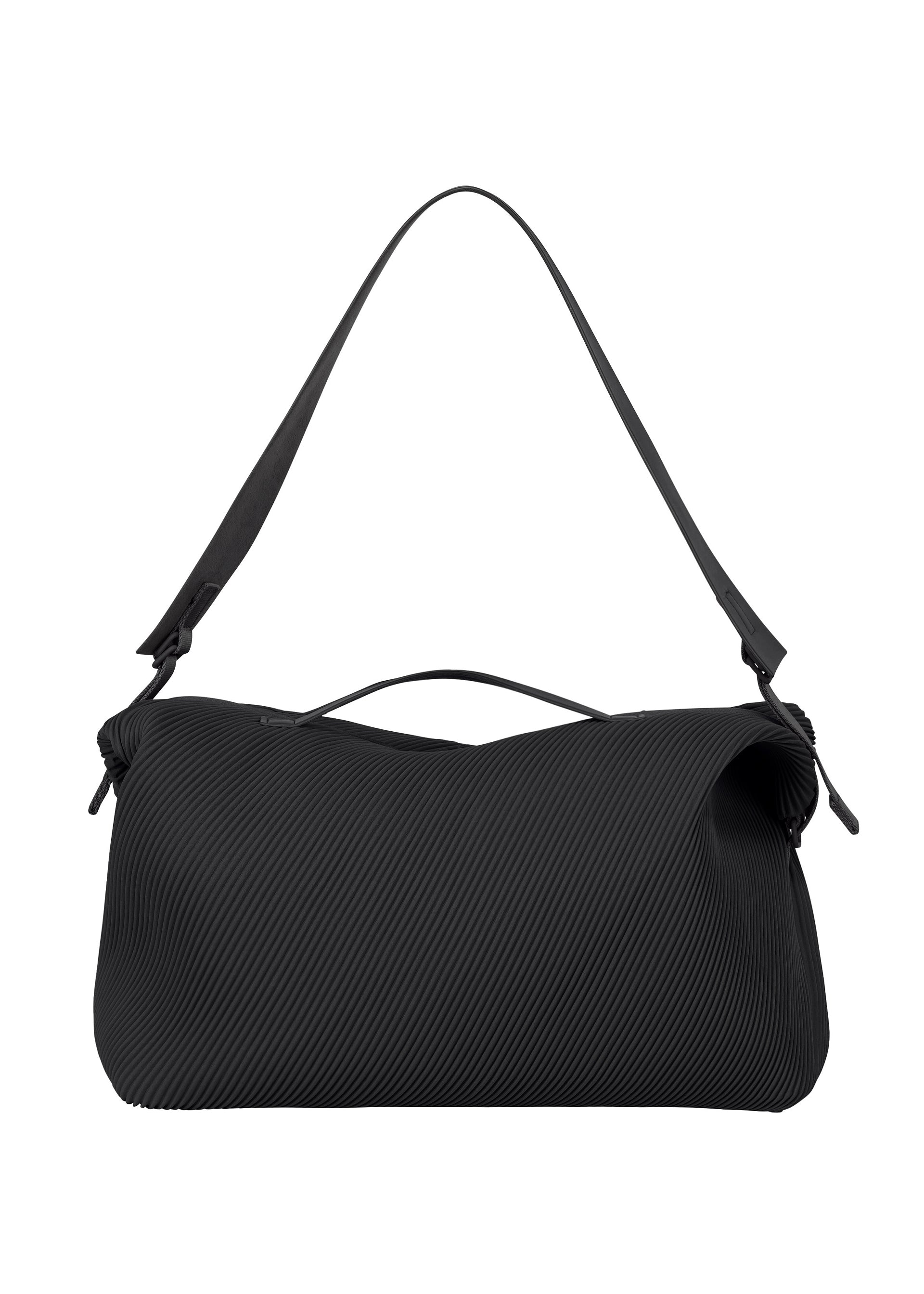 PLEATS TRAVEL BAG – isseymiyake.com