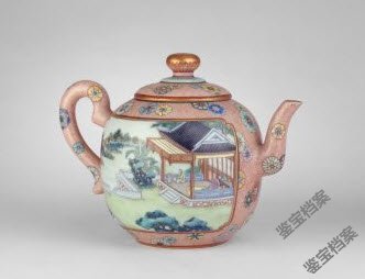 清乾隆粉彩开光人物茶壶档案-粉彩-鉴宝档案