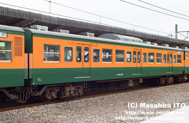 湘南色で活躍する貴重なサハ115形1000番代（サハ115-1019） | トレイン